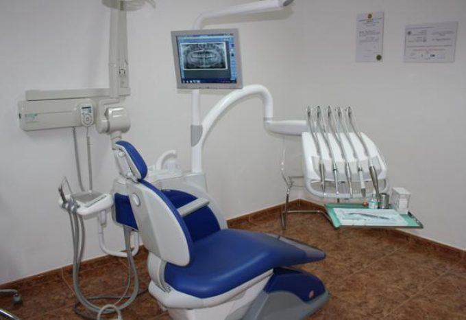 guia33-sant-vicenc-dels-horts-clinica-dental-clinica-dental-dr-miguel-machuca-20153.jpg